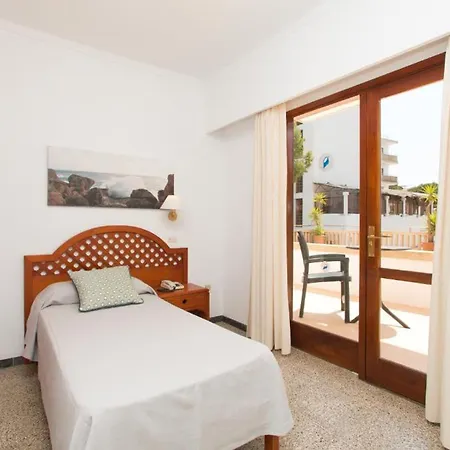 Pinos Playa Szálloda