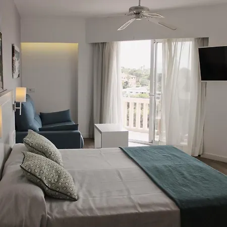 Pinos Playa Szálloda 3*